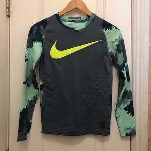 Nike Pro Hyperwarm Top